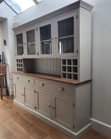 Hutch Storage Ideas, Hutch In Kitchen, Bar Dresser, Diy Kast, Dining Room Dresser, Apothecary Kitchen, Nandi Hills, Statement Furniture Pieces, Traditional Dressers