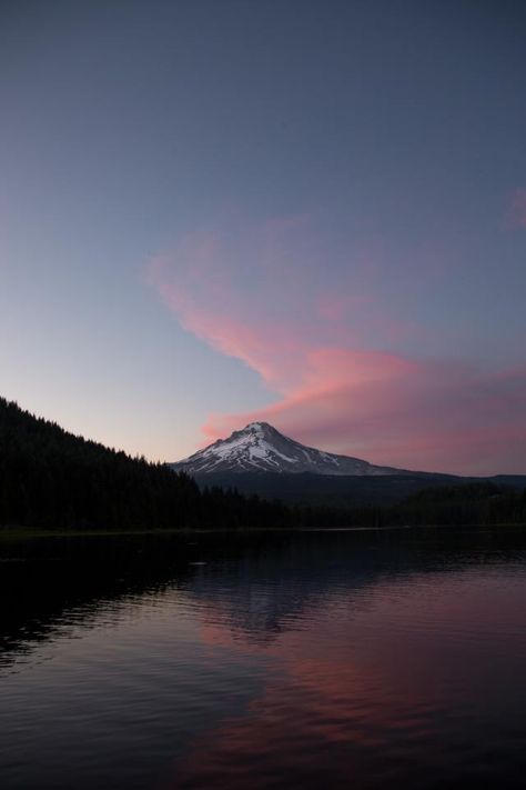 T E 5 S E R Λ C T 1080 X 2340 Wallpaper, Trillium Lake, Beach Bicycle, City Lights At Night, Mountain Wallpaper, Romantic Places, Night City, 5 S, Scenery Wallpaper