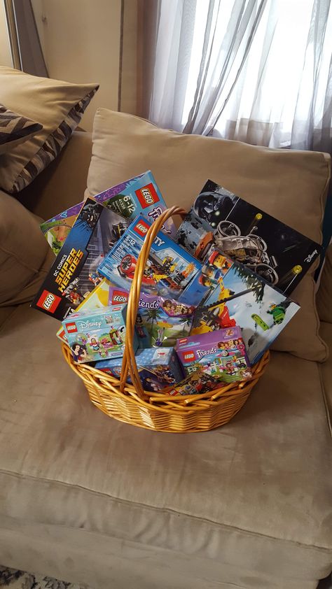 Lego Aesthetic Sets, Lego Gift Basket, Lego Astetic, Lego Set Aesthetic, Building Legos Aesthetic Couple, Lego Gifts For Boyfriend, Lego Boyfriend, Aesthetic Lego Sets, Lego Sets Aesthetic