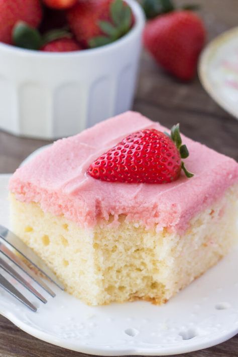 Soft, moist vanilla sheet cake topped with strawberry buttercream - you'll love the flavor combo and pretty pink color of this vanilla cake with fresh strawberry frosting. Fresh Strawberry Frosting, Cake With Strawberry Frosting, Strawberry Frosting Recipes, Cake Recipes For Beginners, Vanilla Sheet Cakes, Strawberry Vanilla Cake, Strawberry Buttercream Frosting, Strawberry Icing, Raspberry Frosting