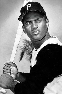 Roberto Clemente, Pirates Baseball, Pittsburgh Sports, Nationals Baseball, Baseball Pictures, Sports Hero, Hispanic Heritage, Baseball Games, Pittsburgh Pirates