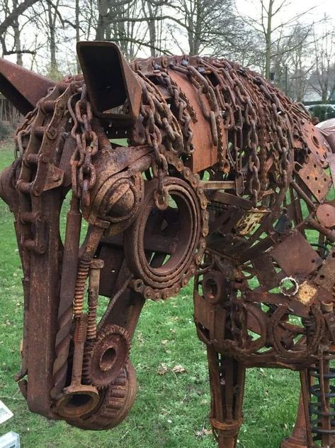 Metal Horse Sculptures, Art Fer, Sheet Metal Art, Metal Statue, Cutlery Art, Metal Horse, Recycled Metal Art, Metal Sculptures, Metal Yard Art