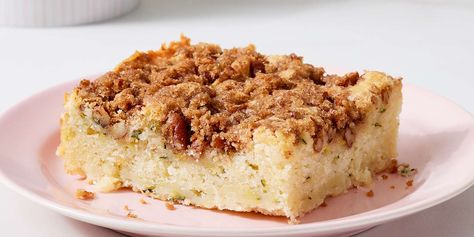 Zucchini Coffee Cake Zucchini Coffee Cake, Classic Coffee Cake, Easy Icing, Sour Cream Coffee Cake, Zucchini Cake, Crunchy Pecans, Delicious Coffee, Coffee Cake Recipes, S'mores