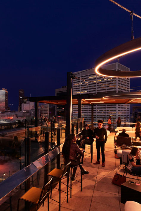 Beyond downtown Atlanta's walkable streets, historic architecture, and dynamic urban atmosphere, the restaurant scene boasts hidden culinary gems that practically beg to be captured on your phone. Don't miss the chance to snap a photo at these Instagram-worthy restaurants in downtown Atlanta. 📸: RT60 Instagram Worthy Restaurants, Rooftop Birthday, Atlanta Bars, Atlanta Restaurants, Downtown Atlanta, Best Rooftop Bars, Rooftop Bars, Grant Park, Rooftop Patio