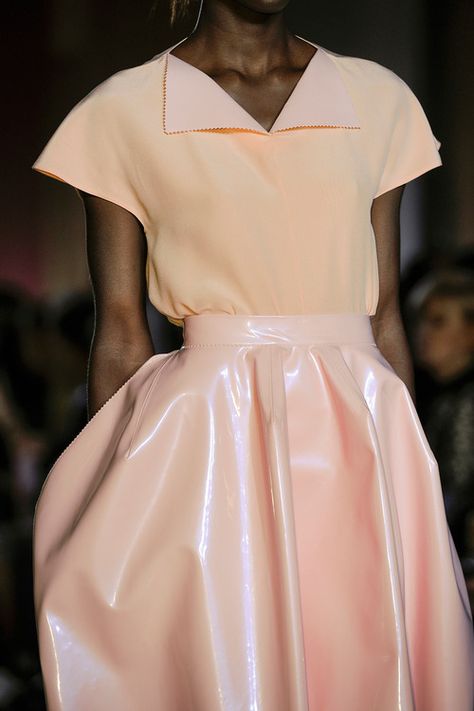 soft peachy pink London Fashion Weeks, Luxury Lingerie, Looks Style, Mode Inspiration, Fashion Details, London Fashion Week, Flare Skirt, High Fashion, Fashion Show