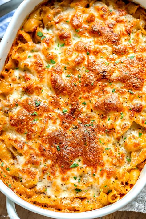 Cheesy Baked Pasta with Creamy Meat Sauce - #baked #pasta #eatwell101 #recipe -This baked shells casserole with meat sauce is the best weeknight meal for the whole family! - #recipe by #eatwell101 Pasta Pics, Baked Shells, Panini Recipes Chicken, Shell Pasta Recipes, Creamy Pasta Bake, Pasta Bake Easy, Pasta Casserole Recipes, Chicken Tikka Masala Recipes, Baked Pasta