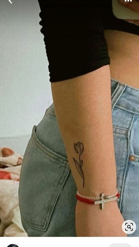 Simple Cute Tattoos For Women, Simple Little Tattoos, Tattoo Ideas Female Simple, Simple Armband Tattoo, Aesthetic Tattoos For Women, Tattoos For Women Minimalist, Simple Cute Tattoos, Small Tattoo Designs For Women, Discover Tattoo