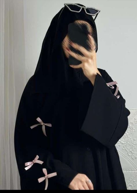 Simple Abaya Designs Muslim, Simple Burkha Designs, Black Abaya Designs Simple, Burkha Designs Black, Hijab Formal, Abaya Ideas, Simple Abaya Designs, Burkha Designs, Black Abaya Designs