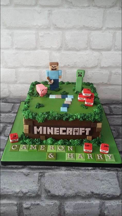 Possible birthday cake Minecraft Fondant Cake, Mine Craft Cakes Boys, Minecraft Cake Without Fondant, Minecraft Cakes Ideas, Birthday Cake 8 Boy, Minecraft Birthday Cake Ideas, Mindcraft Cakes Birthday Boys, Cake Minecraft, Minecraft Cake Ideas Boys