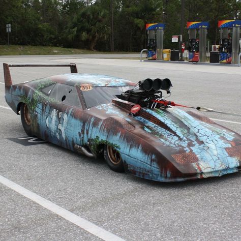 Crazy looking drag car. Rat Rods Truck, Drag Racing Cars, Vw T1, Abandoned Cars, Rat Rods, Drag Cars, Hot Rods Cars, Car Humor, Monster Truck