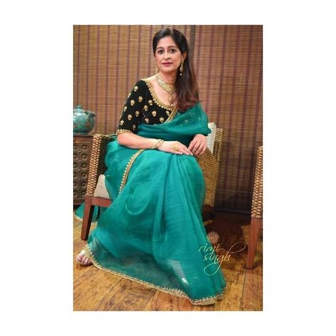 Velvet Blouse Designs Indian Silk Saris, Rama Green Saree Contrast Blouse, Velvet Blouse Designs Indian, Rama Green Saree, Green Velvet Blouse, Velvet Blouse Design, Velvet Clothing, Blouse Works, Saree Wearing Styles