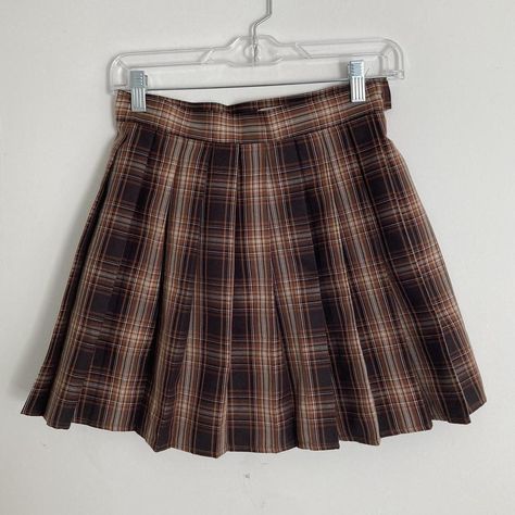 Brown Plaid Skirt, Brown Pleated Skirt, Dark Academia Style, Hat Aesthetic, Academia Style, Plaid Pleated Skirt, Beige Plaid, Brown And Beige, Brown Plaid