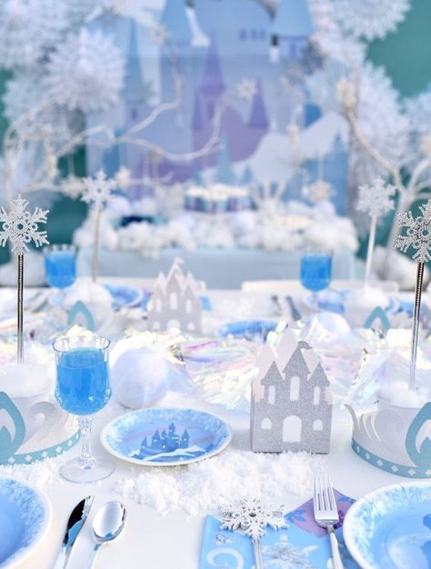 Party Favor Table, Frozen 3rd Birthday, Frozen Birthday Party Decorations, Frozen Bday Party, Favor Table, Disney Frozen Birthday Party, Cinderella Birthday Party, Winter Wonderland Birthday, Princess Wands