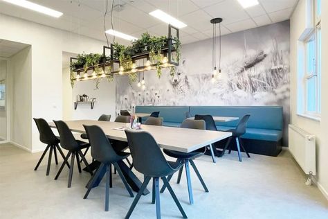 Work Lunchroom Design, Office Break Room Tables, Office Lunch Room Design, Faculty Lounge Makeover, Work Lounge Office Break Room, Teacher Lounge Ideas Break Room, Lunch Room Ideas, School Staff Room Ideas, Small Staff Room Ideas