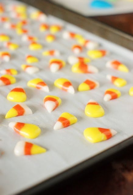 How To Make Candy Corn, Homemade Candy Corn, Homemade Candy Corn Recipe, Diy Candy Corn, Candy Corn Recipe, Home Made Candy, Candy Corn Cookies, Dulces Halloween, Homemade Candy