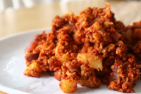 VEGAN. CORNED.BEEF HASH. Savory, salty, and delicious! Try this filipino style of the favorite canned food! Vegan Corned Beef, Meals For Him, Corn Beef Hash, Beef Hash Recipe, Corned Beef Hash Recipe, National Food Days, Lenten Recipes, Corn Beef, Vegan Beef