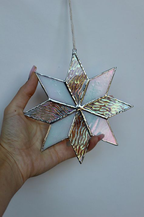 Stained Glass Moravian Star, Stained Glass Stars Christmas, Simple Stained Glass Ornaments, Diy Stained Glass Ornaments, Snowflake Stained Glass Patterns, Stained Glass Snowflakes, Stained Glass Ornaments Christmas, Christmas Stained Glass Ideas, Stained Glass Christmas Ornaments