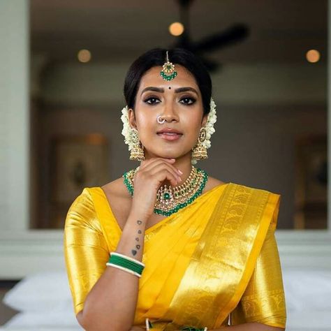 Vithya Visvendra, Hindu Wedding Ideas, South Indian Bride Saree, Sarees South Indian, Indian Bridal Sarees, Saree Looks, Tamil Brides, Bridal Sarees South Indian, Tamil Wedding