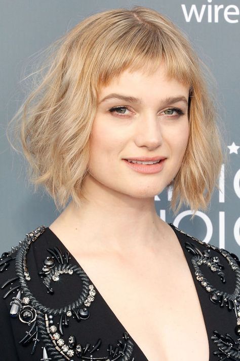 Blonde Hairstyles With Bangs, Hairstyles Ideas For Medium Hair, Short Bob Haircuts With Bangs, Afro Hairstyles Short, Alison Sudol, Finger Wave Hairstyle, Hairstyles Professional, Bouffant Hairstyles, Face Hairstyles