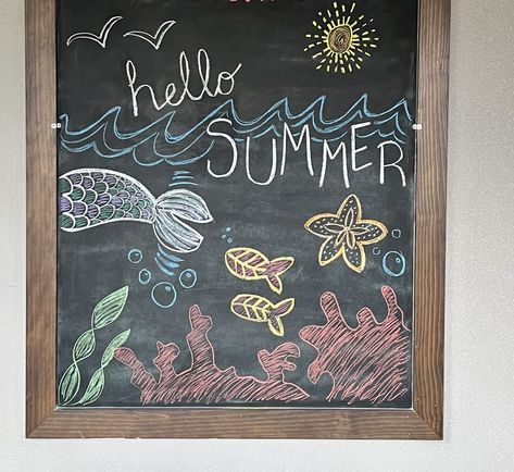 Summer Dry Erase Board Art, Summer Chalkboard Art Easy, June Chalkboard Art, Dry Erase Board Art, Coastal House Decor, Summer Chalkboard Art, School Chalkboard Art, White Board Drawings, Summer Chalkboard