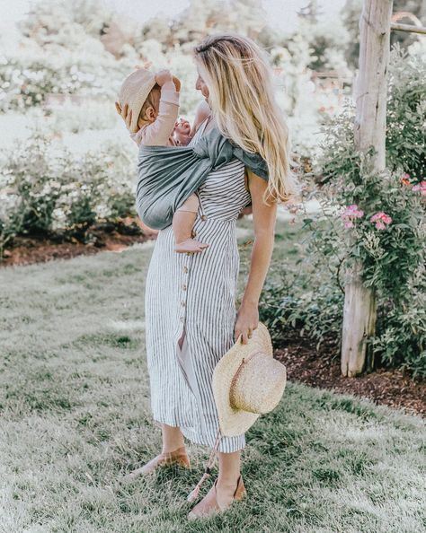 Baby Wearing Outfit, Boho Mom Style, Blonde Mom, Boho Mom, Foto Baby, Mama Style, Everything Baby, New Baby Boys, Jolie Photo