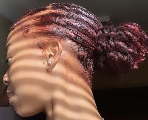 Slick Loc Styles, Low Bun On Locs, Female Locs, Latest Dreadlocks Styles, Locs Ideas, Short Locs Hairstyles, Faux Locs Hairstyles, Dreadlock Style, Dreadlock Styles