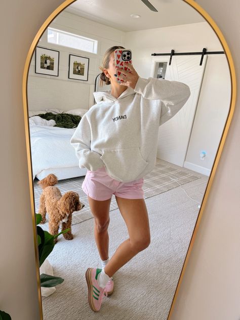 Shop Brand: Argeousgor and other curated products on LTK, the easiest way to shop everything from your favorite creators. Fall Shorts Outfit, Short Outfit Ideas, Halle Sandberg, Boxer Shorts Outfit, Comfortable Winter Outfits, Airplane Outfits, Fall Shorts, Casual Preppy Outfits, Chill Outfits