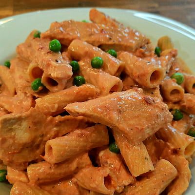 Buca Di Beppo Spicy Chicken Rigatoni, Spicy Chicken Rigatoni Buca, Bucca Di Beppo Spicy Chicken Rigatoni, Bucca Di Beppo Recipes Copycat, Buca Di Beppo Recipes, New York Recipes, Rigatoni Bolognese Recipe, Spicy Chicken Rigatoni, Chicken Rigatoni