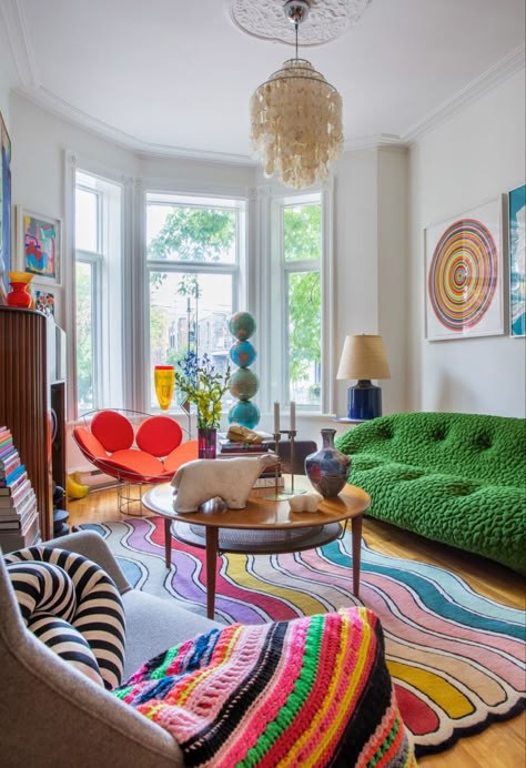 Quirky Living Room Ideas, Vibrant Living Room, Colourful Living Room, Casa Container, Maximalist Decor, Apartment Decor Inspiration, Apartment Inspiration, Eclectic Home, Decor Living Room