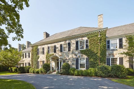 Tour a Connecticut Estate Designed by Ashley Whittaker 2021 Ashley Whittaker, Connecticut House, Climbing Ivy, Neoclassical House, Veranda Magazine, Venetian Plaster Walls, Georgian Mansion, Long Living Room, Boxwood Balls