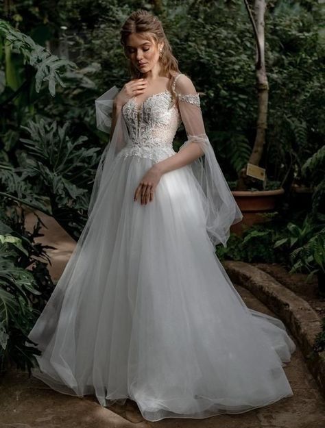 Enchanted Forest Wedding Dress, Forest Wedding Dress, Lotr Wedding, 50 Aesthetic, Wedding Dress With Sleeves, Wedding Dresses Whimsical, Forest Theme Wedding, Fairy Wedding Dress, Enchanted Forest Wedding