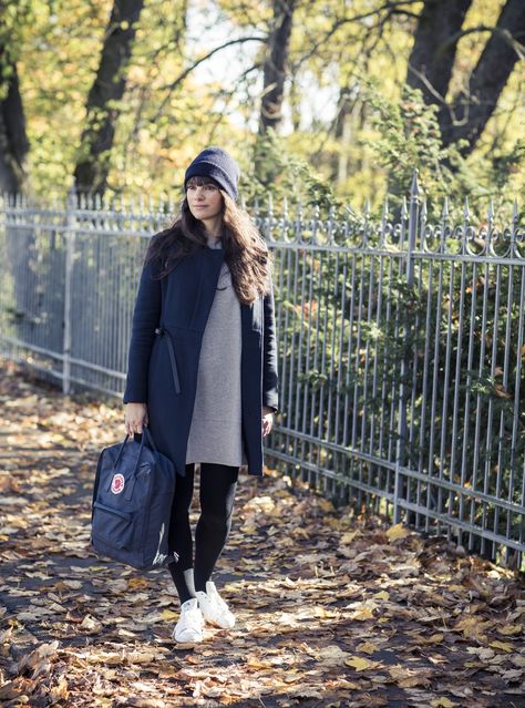 Kanken Outfit Style, Fjallraven Kanken Outfit, Fjallraven Totepack, Style For Autumn, Outdoor Outfits, Sneaker Adidas, Work Outfit Inspiration, Beanie Outfit, Fjällräven Kånken