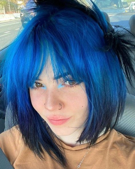 Aqua Hair Color, Bright Blue Hair, Short Blue Hair, Blue Black Hair, Dyed Hair Blue, Arctic Fox Hair Color, Aqua Hair, Semi Permanent Hair Color, Hair Inspiration Short