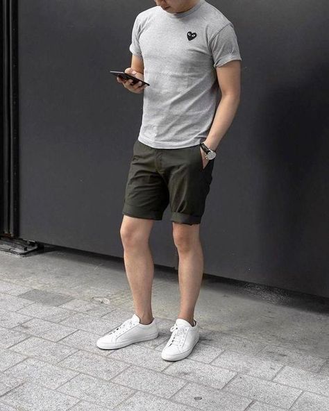 White Sneakers Outfit, Sneaker Outfits, Mens Shorts Outfits, Mens Summer Outfits, Mens Casual Outfits Summer, Men's Outfits, Mens Spring Fashion, Mens Fashion Urban, Shorts Outfit