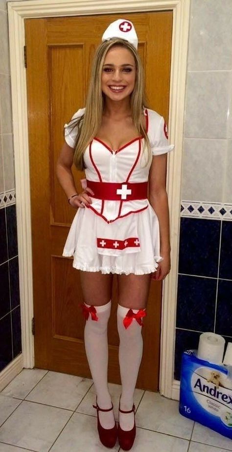 Nurse Costume Couple, Nurse Costume Aesthetic, Evil Nurse Costume, Maid Halloween Costume College, Doctor Costume Women, Nurse Costume Diy, Diy Nurse Costume, Nurse Costume Women, Scary Nurse Costume