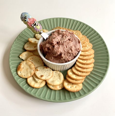 Braunschweiger Dip Cream Cheese, Liverwurst Dip, Braunschweiger Pate Recipe, Braunschweiger Recipes, Braunschweiger Dip, Liverwurst, Chicken Liver Recipes, Pate Recipes, Liver Recipes