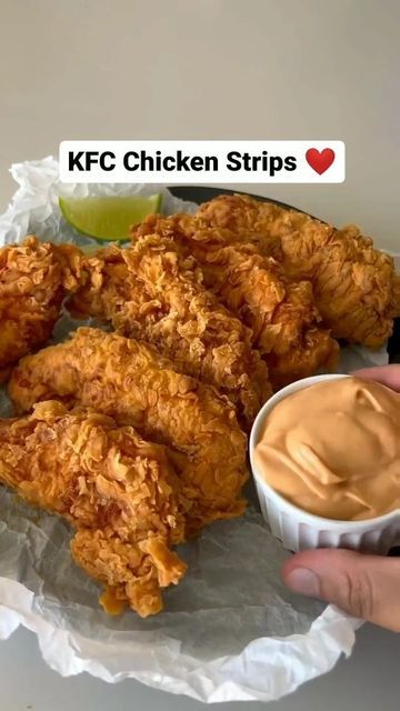 Yummy Egg Recipes, Kfc Fried Chicken Recipe, Chicken Stripes, Kfc Inspired Recipes, Anyone Can Cook, Kfc Recipe, Chicken Thighs Recipes, Homemade Cookbook, Kfc Chicken