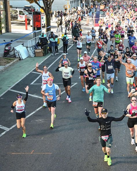 5 THINGS I LEARNED RUNNING THE NYC MARATHON THIS YEAR ⬇️ 1. This was my 2nd time in a row running, and I knew exactly where on the course I struggled the most last year. This set me up for success because I made sure to train on bridges + hills for 4 months to get used to the elevation. 2. 9 times out of 10 during races, I’ll encounter side stitches. However, this was the first marathon where I didn’t experience any. Everything I did lined up to a perfect race. I fueled correctly for my bod... Vision Board Assignment, Marathon Pictures, 10k Race, Marathon Photo, Run A Marathon, Race Photography, 5k Race, Chicago Marathon, Vision Board Examples