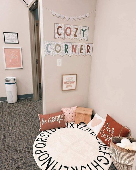 Daycare Rooms Ideas, Cute Elementary School Classrooms, Classroom Ideas For Kindergarten, Missed Work Classroom, Classroom Theme 1st Grade, Cozy Corner Kindergarten, Preschool Classroom Design Ideas, Classroom At Home Ideas, Classroom Decoration Ideas Elementary