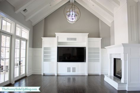 Wall Entertainment Center, Vaulted Ceiling Living Room, Fireplace Wood, Entertainment Center Design, Built In Entertainment Center, Transitional Living, Entertainment Center Decor, Room Paint Colors, Vaulted Ceilings