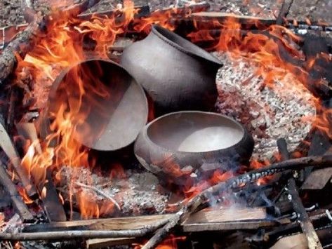 How To Glaze Pottery Without A Kiln, How To Fire Pottery Without A Kiln, Pottery Without A Kiln, Homesteading Crafts, Pottery Firing, Firing Clay, Primitive Pottery, Side Hussle, Clay Recipes