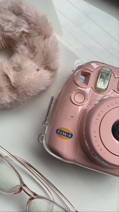 Pink Camera Aesthetic, Camera Aesthetic Pink, Pink Polaroid, Pinky Girl, Iphone Wallpaper Classy, Soft Pink Theme, Hilarious Photos, Polaroid Camera, Stop Staring