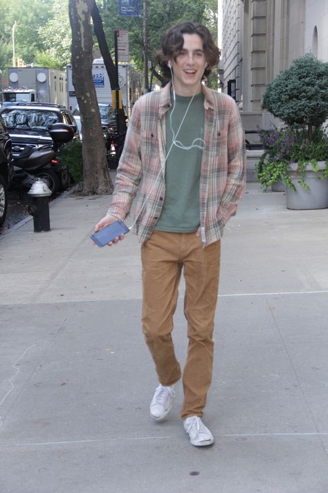 Timmy T, Streetwear Men Outfits, Timothee Chalamet, Canterbury, Grunge Outfits, Aesthetic Outfits, Fitness Inspo, Follow For More, Celebrity Crush