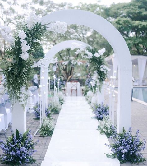 rustice wedding decor rustic wedding decorators outdoor wedding decorations ideas || Amazing rustic wedding decorations Wedding Entrance Decor Walkways, Wedding Walkway Decorations, Pergola Wedding, Walkway Decor, Outdoor Wedding Ceremony Aisle, Wedding Themes Outdoor, Wedding Walkway, Wedding Decorations Ideas, Wedding Gate