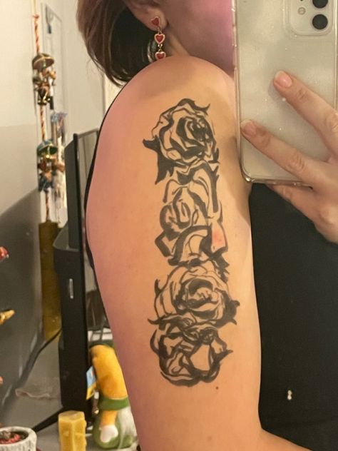 Nobara's Roses Tattoo, Jujutsu Kaisen Rose Tattoo, Nobara Rose Tattoo, Nobara Roses, Nobara Tattoo, Jujutsu Kaisen Tattoo, Jjk Tattoo, Husband Tattoo, Hand Doodles