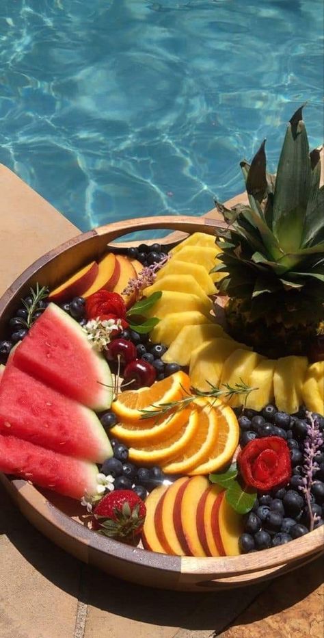 Plats Healthy, Tropical Food, Summer Snacks, Healthy Food Motivation, Think Food, Satisfying Food, Summer Fruit, Food Obsession, Pretty Food