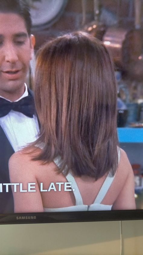 Rachel Green Long Bob, Rachel Green Season 2 Hair, Rachel Green Brown Hair, Rachel Green Season 3 Hair, Jennifer Aniston 90s Haircuts, Layered Mid Length Haircut, Rachel Short Hair, Jennifer Aniston Hair Short, Rachel Green Hair Short