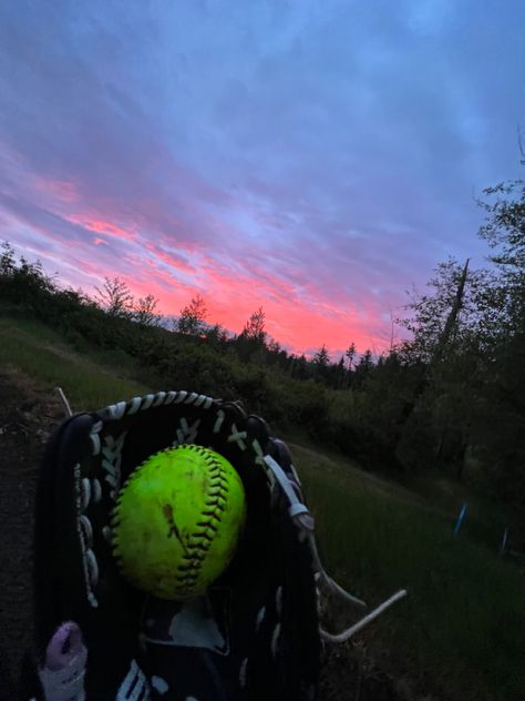 Softball Aesthetic Pictures, Softball Backgrounds, Softball Photos, Softball Season, Ball Aesthetic, Softball Pictures, Softball Svg, Halloween Makeup Pretty, Vision Board Photos