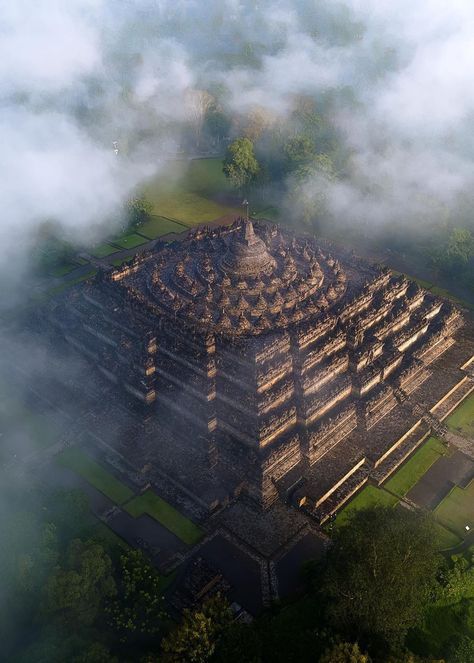 Borobudur Temple, Indonesia Indonesia Temple, Borobudur Temple, Temple Photography, Travel Moments, Ancient Buildings, Temple Design, Java, Portal, Bali