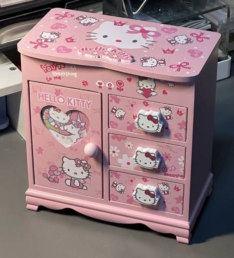 hello kitty Rooms Hello Kitty, Room Decor Hello Kitty, Accent Wall Colors Bedroom, Hello Kitty Furniture, Hello Kitty Room, Hello Kitty Store, Kitty Room, Hello Kitty Room Decor, Hello Kitty Bedroom